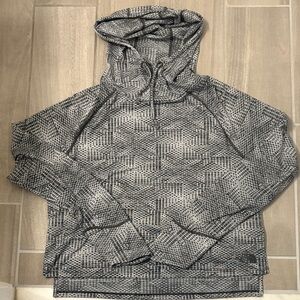 The North Face Gray Textured Women's Cropped Quick dry Top